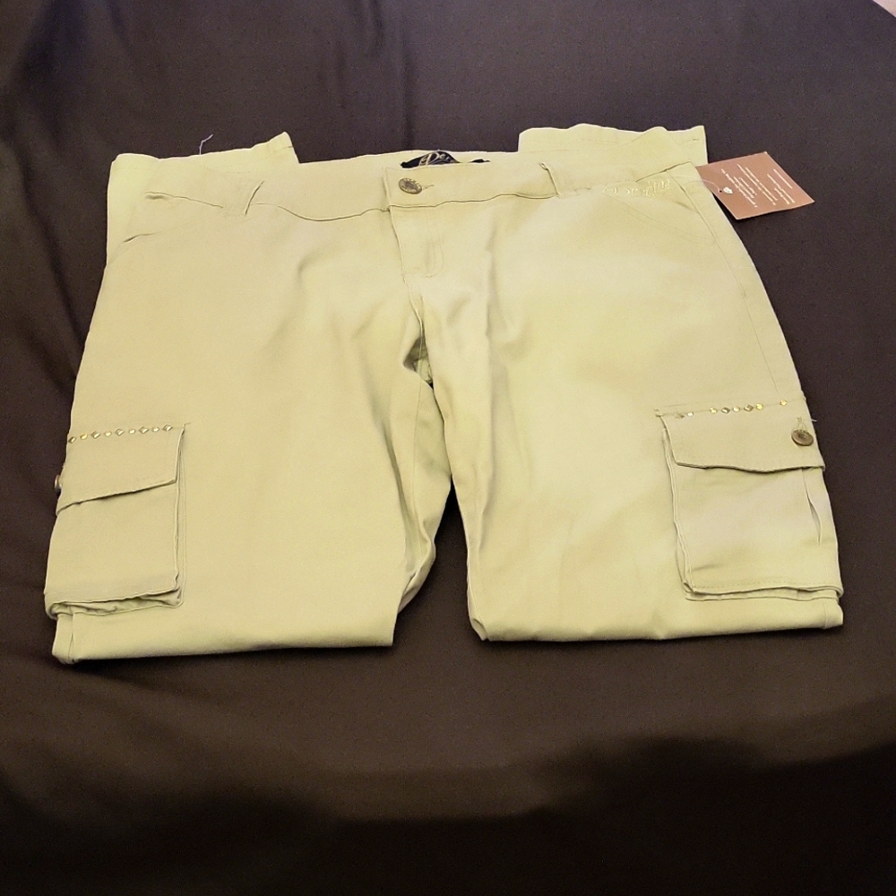 Dereon Plus Brand